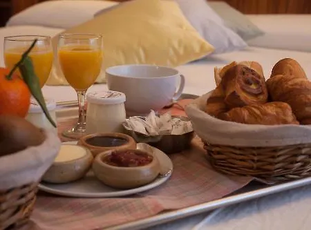 Logis - Et Restaurant Le Lion D'or 格拉马