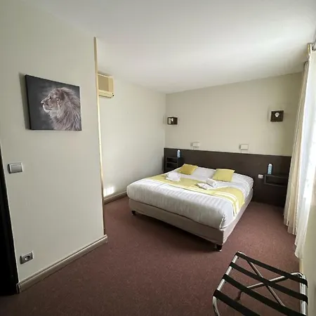 Logis - Et Restaurant Le Lion D'or 酒店