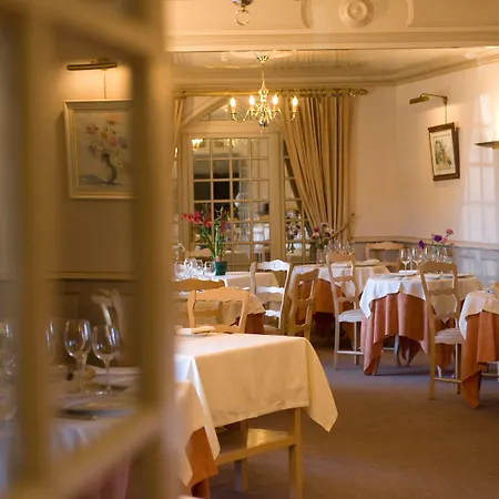 Logis - Et Restaurant Le Lion D'or 3* 格拉马