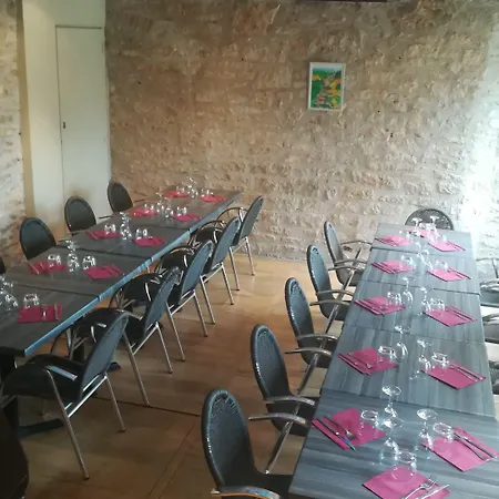 Logis - Et Restaurant Le Lion D'or 호텔