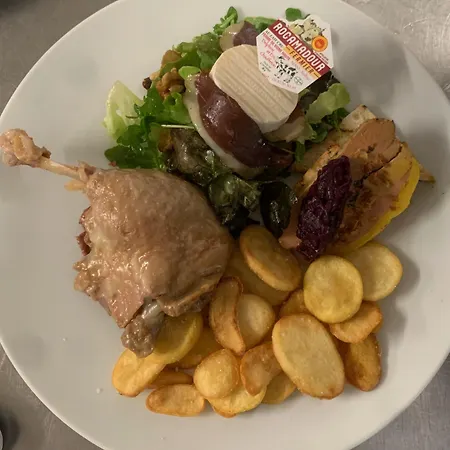 호텔 Logis - Et Restaurant Le Lion D'or