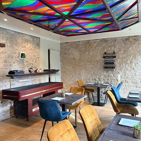Logis - Et Restaurant Le Lion D'or Hotel