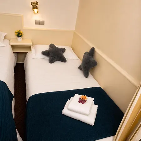Logis - Et Restaurant Le Lion D'or Hotel Gramat