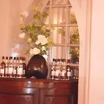 Logis - Et Restaurant Le Lion D'or Otel