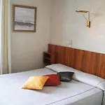 Logis - Et Restaurant Le Lion D'or 3* グラマ