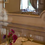 Hotel Logis - Et Restaurant Le Lion D'or