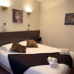 Otel Logis - Et Restaurant Le Lion D'or 3*