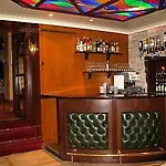 Logis - Et Restaurant Le Lion D'or Otel 3*