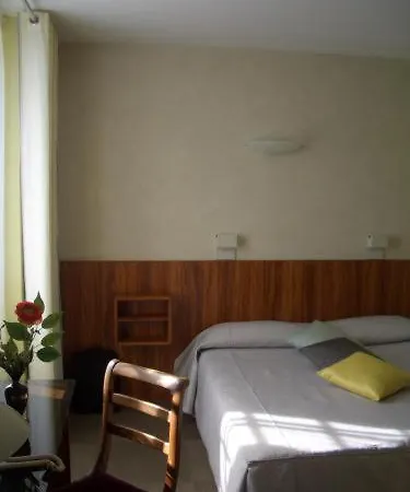 Hotel Logis - Et Restaurant Le Lion D'or Gramat