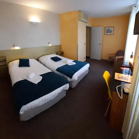 ホテル Logis - Et Restaurant Le Lion D'or 3*