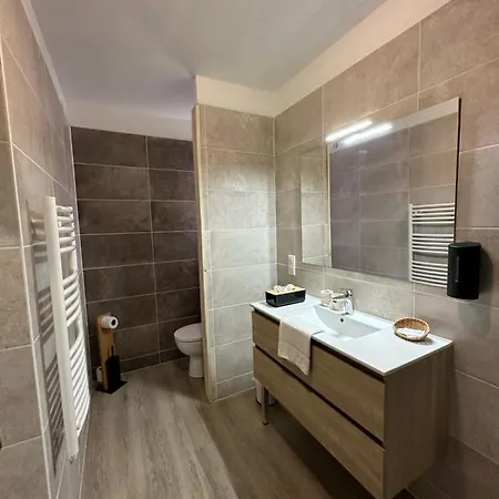 Hotel Logis - Et Restaurant Le Lion D'or Gramat