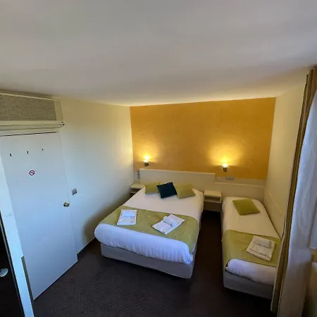 Отель Logis - Et Restaurant Le Lion D'or