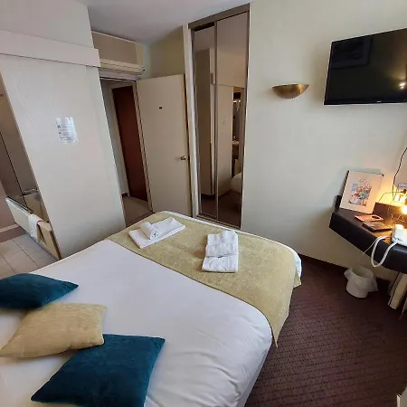 Отель Logis - Et Restaurant Le Lion D'or Грама