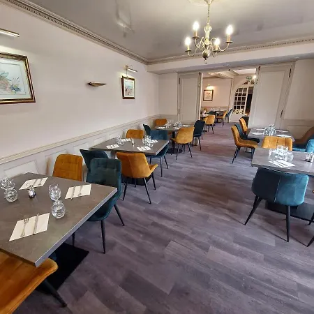 Logis - Et Restaurant Le Lion D'or グラマ