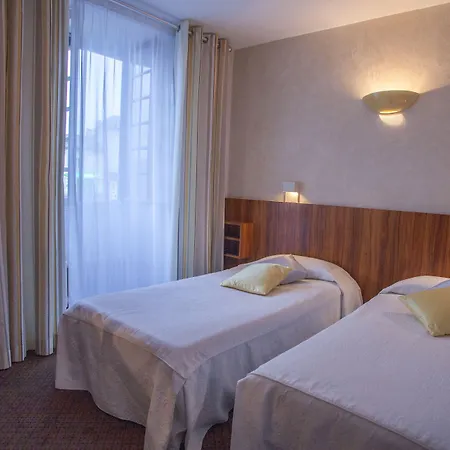 Logis - Et Restaurant Le Lion D'or فندق غرامات