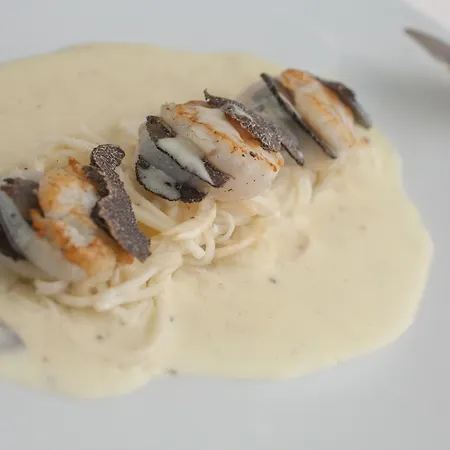 Logis - Et Restaurant Le Lion D'or فندق غرامات