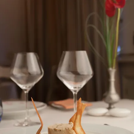 فندق Logis - Et Restaurant Le Lion D'or غرامات