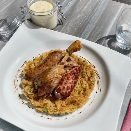 Ξενοδοχείο Logis - Et Restaurant Le Lion D'or