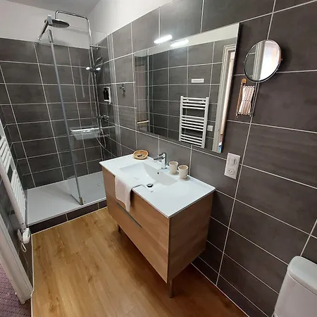 Hotel Logis - Et Restaurant Le Lion D'or 3*