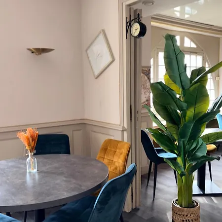 Logis - Et Restaurant Le Lion D'or