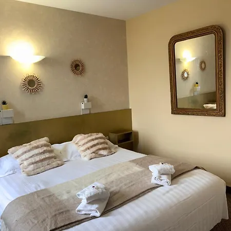 Logis - Et Restaurant Le Lion D'or Отель