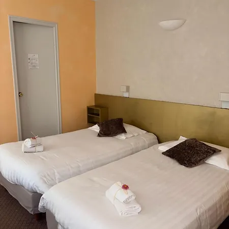 Logis - Et Restaurant Le Lion D'or Отель Грама