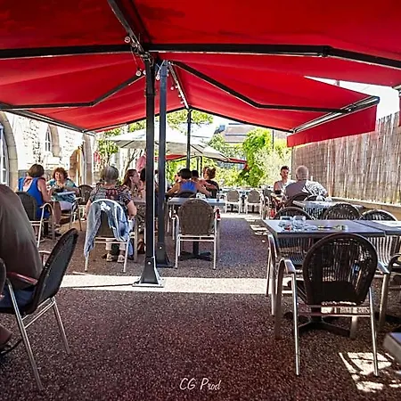 Hotel Logis - Et Restaurant Le Lion D'or 3*