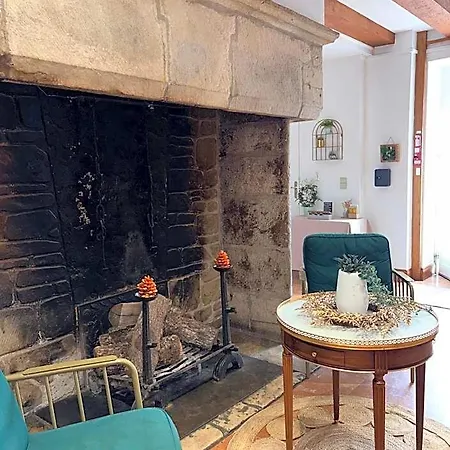 Hotel Logis - Et Restaurant Le Lion D'or 3*