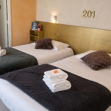 Logis - Et Restaurant Le Lion D'or Hotel