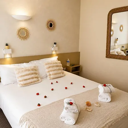 Logis - Et Restaurant Le Lion D'or 3*
