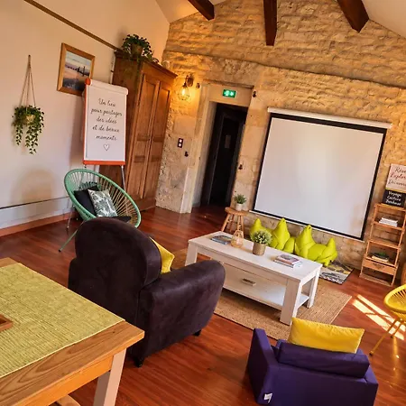 Hotel Logis - Et Restaurant Le Lion D'or 3*