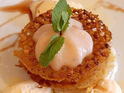 Logis - Et Restaurant Le Lion D'or 3*