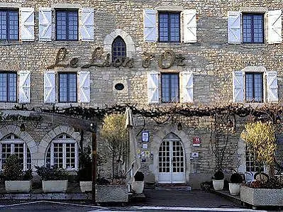 Hotel Logis - Et Restaurant Le Lion D'or 3*