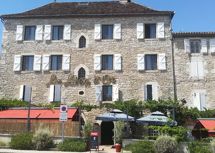 Hotel Logis - Et Restaurant Le Lion D'or